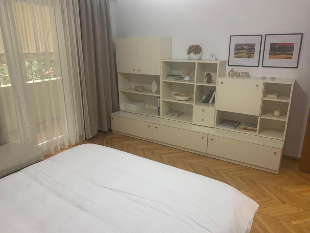 Alea2 Apartment Tirana Bagian luar foto