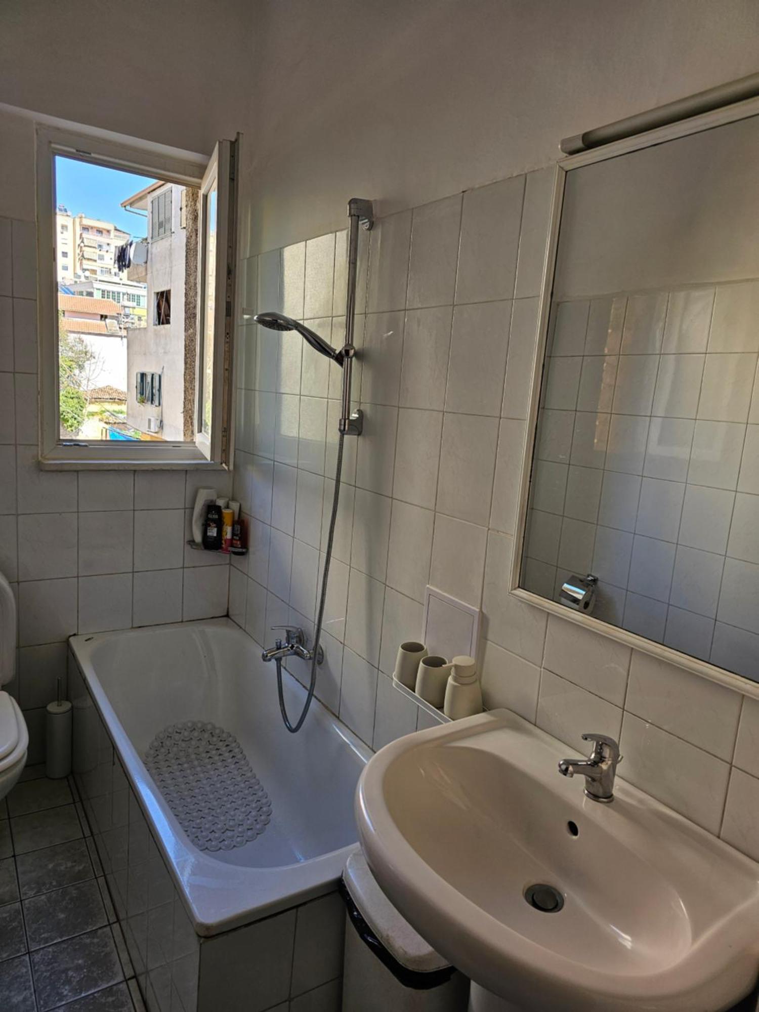 Alea2 Apartment Tirana Bagian luar foto